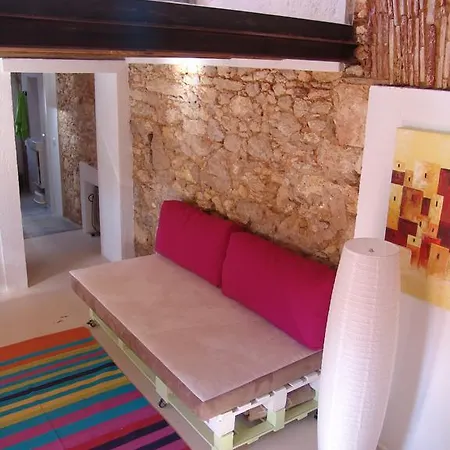 H83 - Typical Rustic House Faro